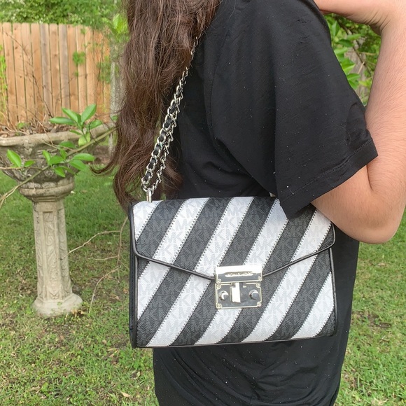 Michael Kors Medium Flap Shoulder Bag - Picture 13 of 14